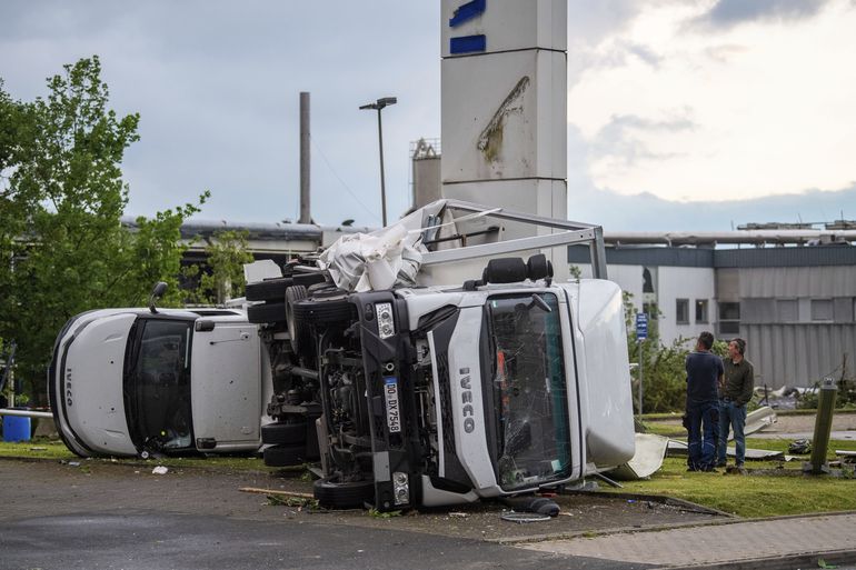 Tornado azota ciudad alemana; hay docenas de heridos
