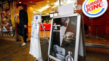 japon: burger king lanzo un perfume de hamburguesas y se agoto