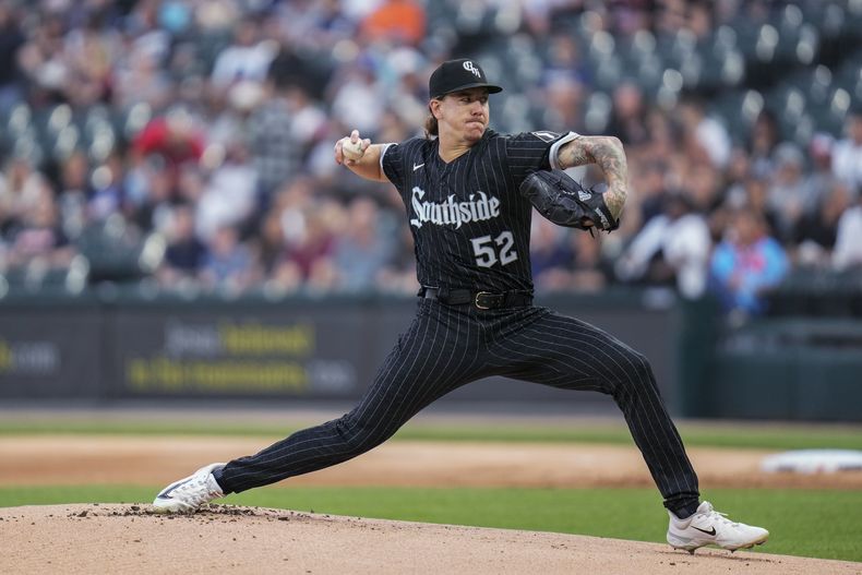 Mike Clevinger, de los Medias Blancas de Chicago, realiza su apertura ante los Tigres de Detroit, el viernes 2 de junio de 2023 (AP Foto/Erin Hooley)