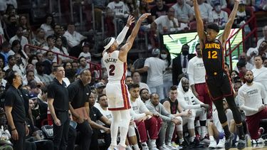 Heat sorprende a unos Hawks que no pueden anotar