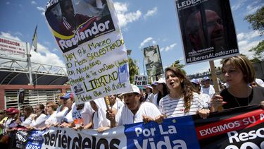 Venezuela: Mujeres marchan contra uso de fuerza en protestas
