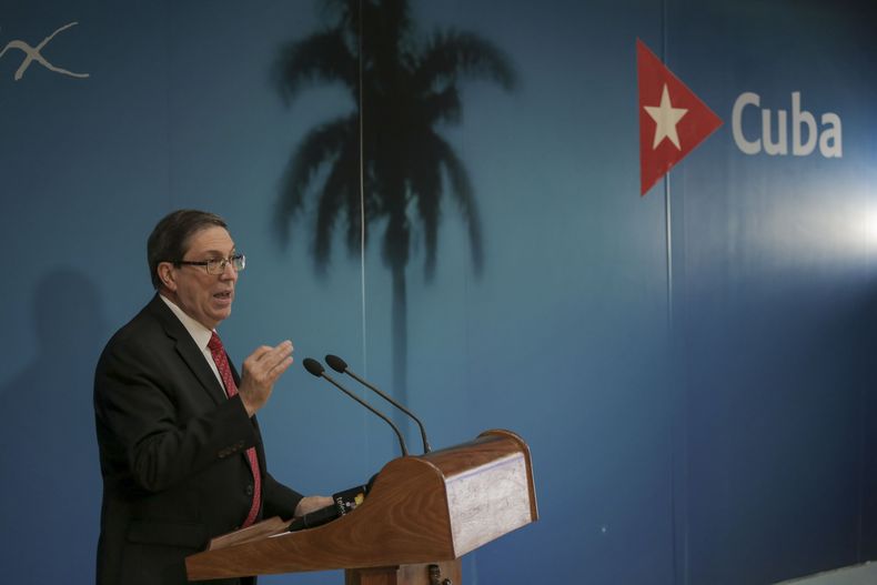 El canciller cubano, Bruno Rodríguez, en una conferencia de prensa en La Habana, Cuba, el miércoles 15 de enero de 2025. (AP Foto/Ariel Ley)