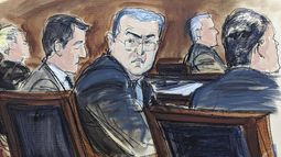 En este boceto en la corte federal de Nueva York, 20 de febrero de 2024, el expresidente hondureño Juan Orlando Hernández, flanqueado por sus abogados, gira la cabeza para mirar a los posibles miembros del jurado al comenzar su juicio. Hernández está siendo juzgado por tráfico de drogas y armas cuando era presidente de Honduras. (Elizabeth Williams via AP)