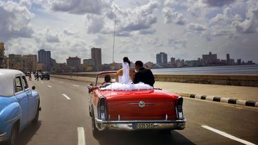 obama llega a cuba en mayor gesto diplomatico de eeuu