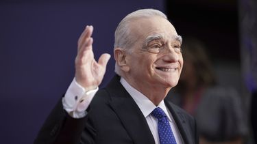 ARCHIVO - El director Martin Scorsese posa para la foto al arribar al estreno de Killers of the Flower Moon en el Festival de Cine de Londres, 7 de octubre de 2023. Scorsese recibirá un premio a la trayectoria en el Festival Internacional de Cine de Berlín en febrero, dijeron los organizadores el jueves 21 de diciembre de 2023. (Foto by Vianney Le Caer/Invision/AP, File)