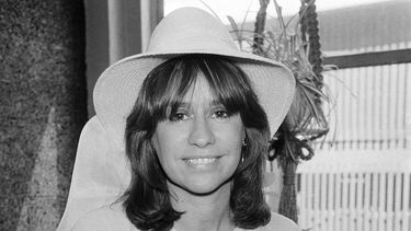 La cantante brasileña Astrud Gilberto posa para una foto el 20 de agosto de 1981 en Nueva York. La intérprete, famosa por su participación en Garota de Ipanema, falleció a los 83 años, se informó el 6 de junio de 2023. (AP Foto/Dave Pickoff, Archivo)