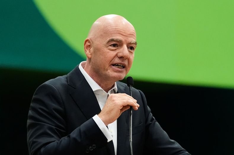 ARCHIVO - Gianni Infantino, presidente de FIFA, pronuncia unas palabras durante la ceremonia de inauguración del Centro Internacional de Transmisión, el 1 de junio de 2026, en Dallas. (Foto AP/Tony Gutierrez, Archivo)