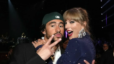 taylor swift se porto bonito con bad bunny en los grammy 2023
