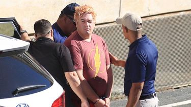 el fbi arresta a un sospechoso de amenazar con bombas a judios en la isla