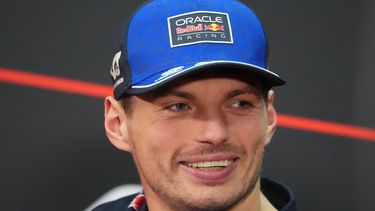 El neerlandés Max Verstappen de la escudería Red Bull sonríe en la conferencia de prensa antes del Gran Premio de Bahrein en Malasia el jueves primero de octubre del 2026. (AP Foto/Aijaz Rahi)