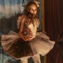 En esta imagen proporcionada por Universal Pictures, Alisha Weir en una escena de Abigail. (Bernard Walsh/Universal Pictures via AP)
