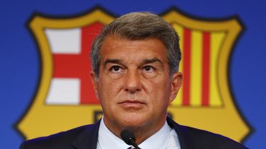 Reducir gasto del Barcelona depende de salidas de veteranos
