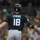 Griffin Conine, de los Marlins de Miami, celebra su jonrón durante la novena entrada de un partido de béisbol contra los Padres de San Diego, el sábado 19 de septiembre de 2026, en San Diego. (Foto AP/Gregory Bull)