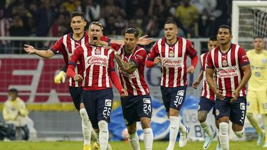 Chivas cesan al técnico Ricardo Cadena