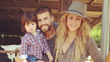 disney rechaza la solicitud de shakira para contratar a mickey mouse