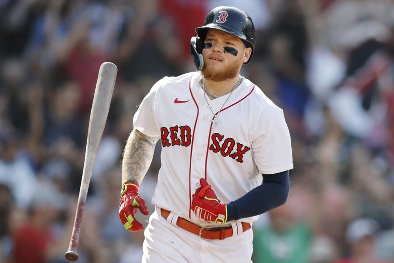 ARCHIVO - Foto del 8 de julio del 2023, Alex Verdugo de los Medias Rojas de Boston corre las bases tras pegar un jonrón de dos carreras en el encuentro ante los Atléticos de Oakland. (AP Foto/Michael Dwyer, ARCHIVO)