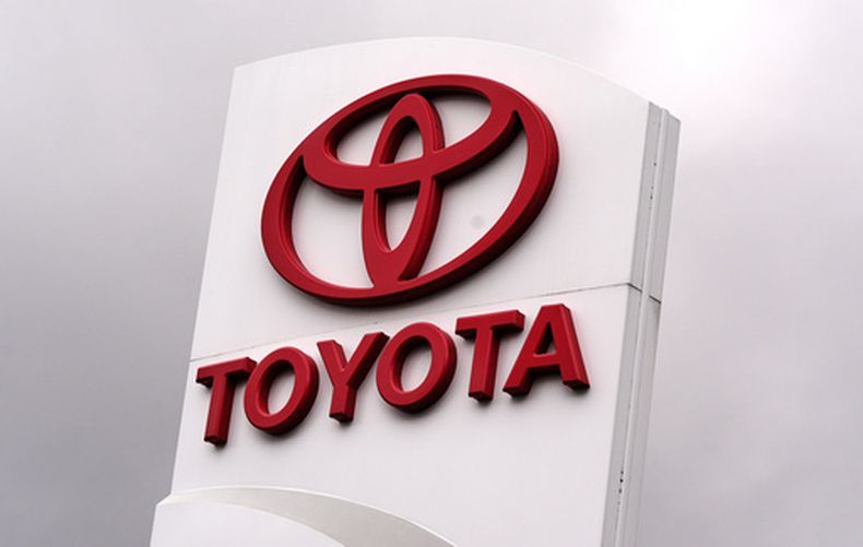 El logo de Toyota en un concesionario en Nashua, Nueva Hampshire, el 30 de abril del 2026. (AP foto/Charles Krupa)