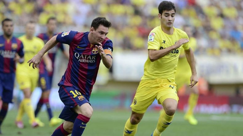 Bravo, Dani Alves, Messi y Neymar fueron parte del equipo blaugrana en el triunfo 1-0 ante el "Submarino Amarillo". El canterano Sandro Ramírez anotó tras asistencia de "La Pulga".