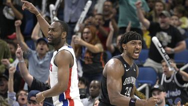 Con enceste agónico de Carter, Magic vence a Pistons