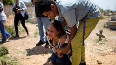 Venezuela: Detienen a cinco policías por incendio en celdas