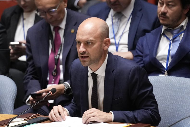 Jean-Noël Barrot, ministro de Asuntos Exteriores de Francia, habla durante una reunión del Consejo de Seguridad de Naciones Unidas, el miércoles 25 de septiembre de 2024, en la sede de la ONU. (AP Foto/Seth Wenig)