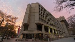 ARCHIVO - Esta fotografía del 7 de diciembre de 2024 muestra la sede del FBI, en Washington. (AP Foto/José Luis Magaña, archivo)