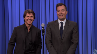tom cruise y jimmy fallon en divertida competencia de canto (video)