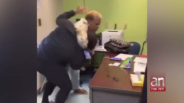 alumna agrede brutalmente a su maestra sustituta