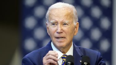 El presidente Joe Biden describe el plan económico de su gobierno en la universidad Prince Georges Community College, Largo, Maryland, 14 de setiembre de 2023. (AP Foto/Alex Brandon)