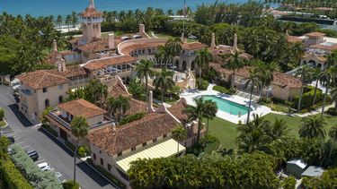 Documento falso aparece en el caso de allanamiento a Trump
