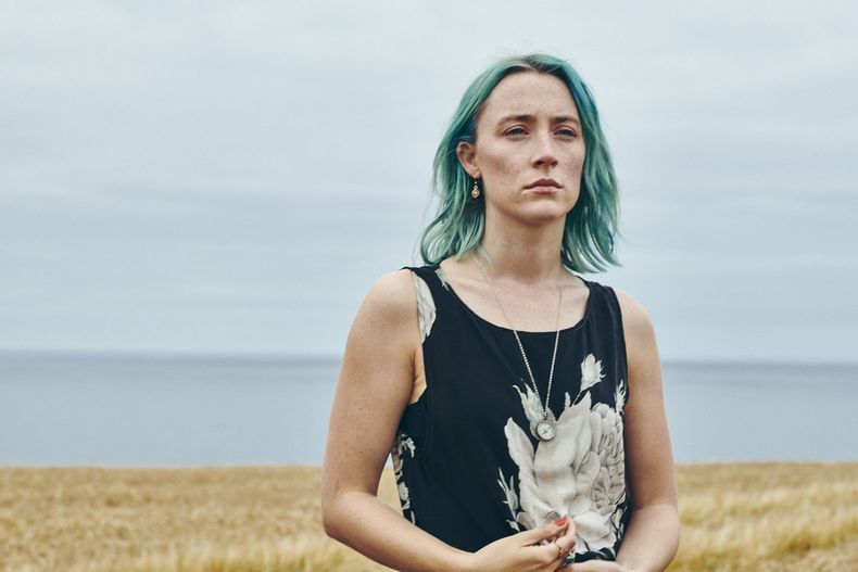 Esta imagen proporcionada por Sony Pictures Classics muestra a Saoirse Ronan en una escena de The Outrun. (Sony Pictures Classics via AP)