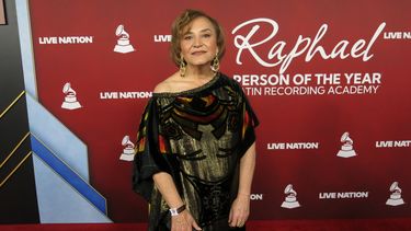 Berta Rojas llega a la 26ª ceremonia en honor a la Persona del Año de los Latin Grammy en el Mandalay Bay de Las Vegas, el miércoles 12 de noviembre de 2025. (Foto AP/Berenice Bautista)