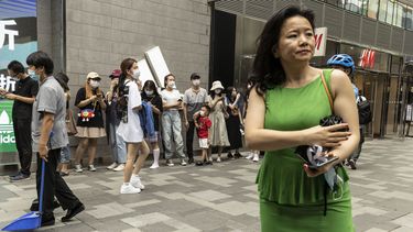 En esta imagen de archivo, Cheng Lei, una periodista australiana nacida en China que trabaja para CGTN, el canal de la televisora estatal china, China Central Television, en inglés, durante un acto público en Beijing, el 12 de agosto de 2020. (AP Foto/Ng Han Guan, archivo)