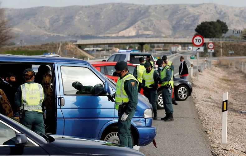 guardia-civil-españa-carnets-conducción-referencial.jpg