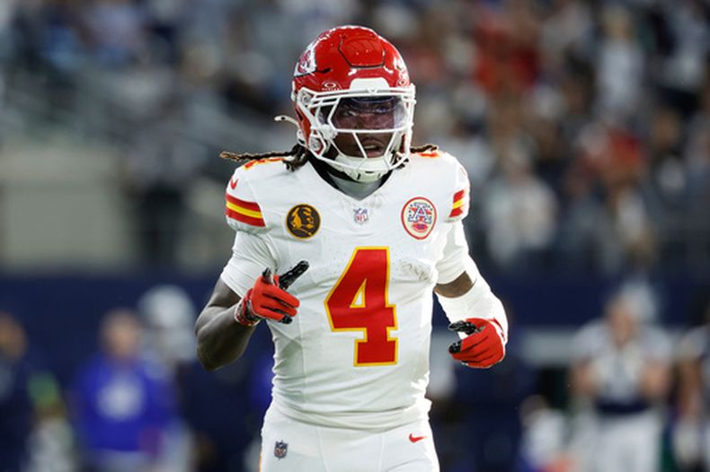 ARCHIVO - Rashee Rice, receptor de los Chiefs de Kansas City, disputa el partido del 27 de noviembre de 2025 ante los Cowboys de Dallas (AP Foto/Matt Patterson, archivo)