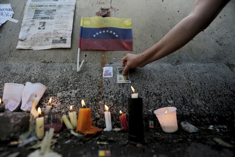 AMS-GEN_AP_EXPLICA-VENEZUELA_CRISIS_POLITICA-3.jpg