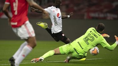Inter y Palmeiras ganan; árbitros contraen COVID-19