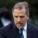 Hunter Biden, hijo de presidente estadounidense Joe Biden, habla con invitados durante las celebraciones de Pascua en la Casa Blanca, el 18 de abril de 2022, en Washington. (AP Foto/Andrew Harnik, Archivo)