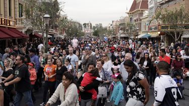 brote de sarampion vinculado a disneyland sube a 87 casos