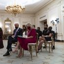 Una Casa Blanca muy distinta: mascarillas y sana distancia