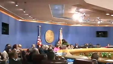 americateve | Por orden del estado el Condado Miami Dade tendra que discutir nuevamente su presupuesto