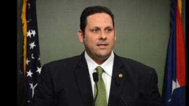 legislador propone incentivo economico a padres que tienen hijos en escuelas privadas