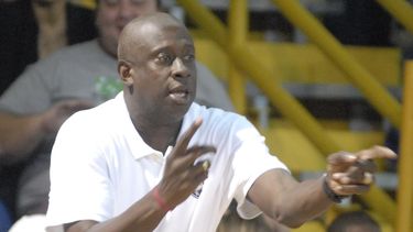 el ex jugador de nba herrera sale del hospital en venezuela