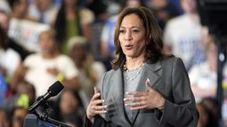 La vicepresidenta Kamala Harris habla en un evento de campaña en Greensboro, Carolina del Norte, el jueves 11 de julio de 2024. (AP Foto/Chuck Burton)