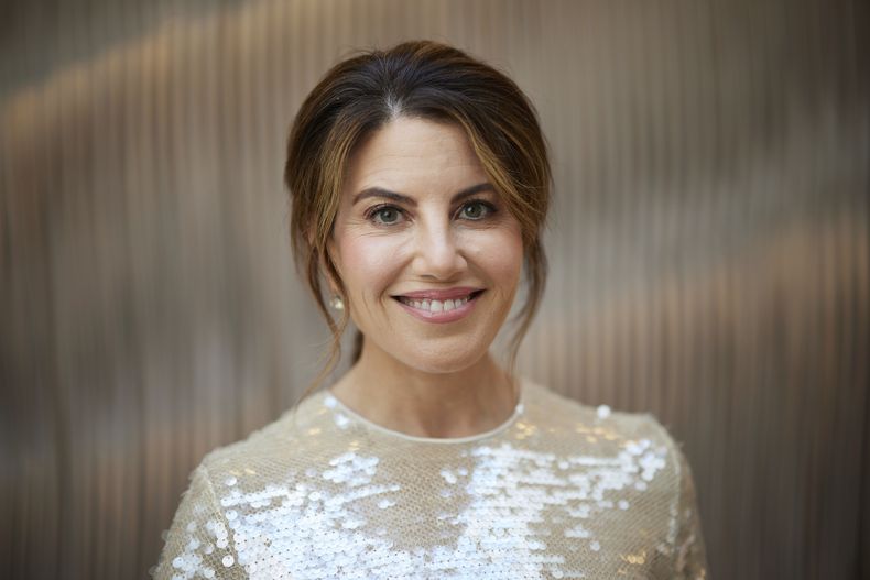 Monica Lewinsky posa para un retrato para promover The Twisted Tale of Amanda Knox el martes 19 de agosto de 2025, en Nueva York. (Foto Matt Licari/Invision/AP)