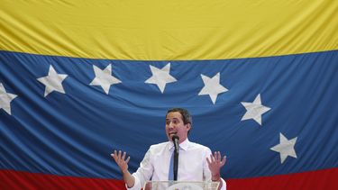 Oposición venezolana se resiste a pacto para red eléctrica