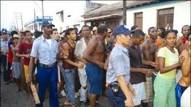 americateve | Participantes en el "Foro Raza y Cubanidad", alertan que la población afrodescendiente podría ser también la más desfavorecida en un escenario de transición.