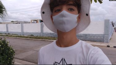 el regimen cubano detiene a un joven de 15 anos por salir a marcha vestido de blanco el 15n