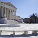Corte Suprema se implica en disputa sobre norma migratoria