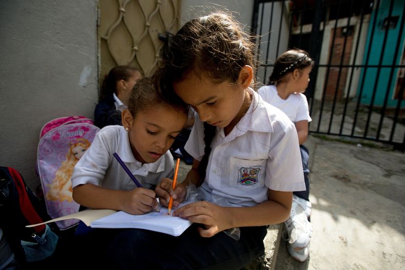 REP-GEN_VENEZUELA-TEXTOS_ESCOLARES_BOLIVARIANOS-0.jpg